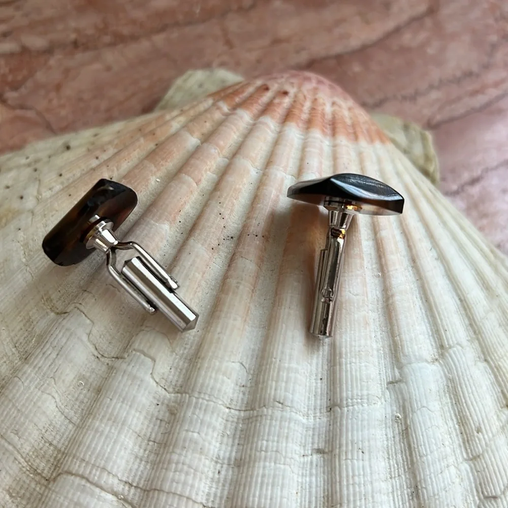 Authentic vintage new shell brown cuff links